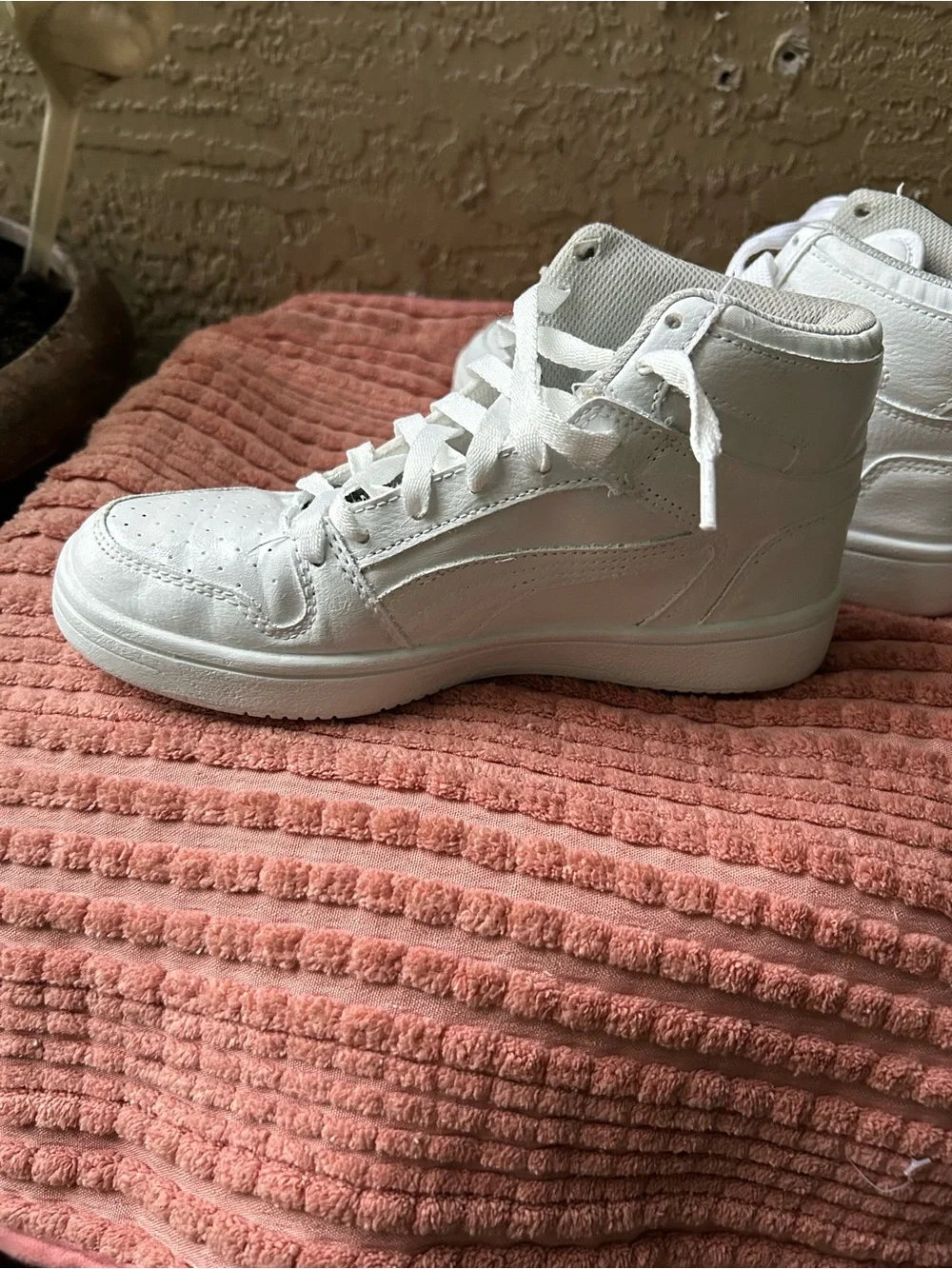 Kids All-White High-Top Sneakers – Clean Everyday Comfort